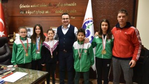 Karatecilerden Başkan Kanara ziyaret