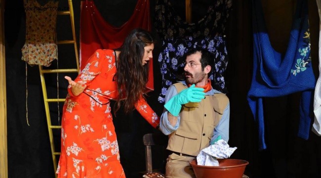  Karşıyaka'da 7'den 70'e tiyatro şöleni Karşıyaka'da 7'den 70'e tiyatro şöleni