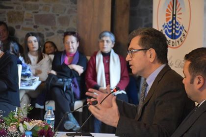  "Kriz ve Yerel Yönetimler" Dikili'de Konuşuldu 