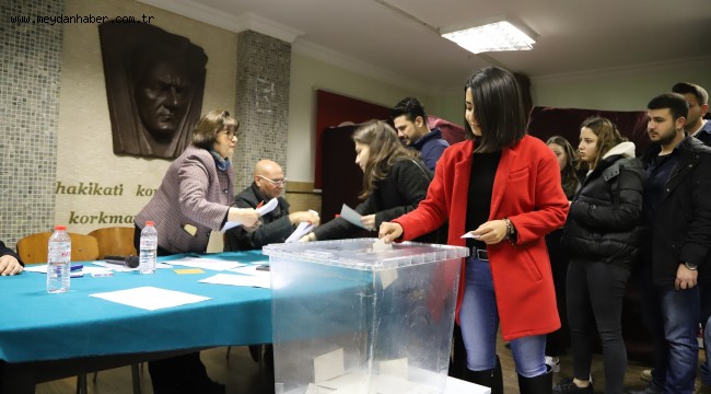 Menderes'te Gençler ve Kadınlar Başkanını Seçti