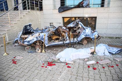 Mumcu Buca'da tiyatro ve şiirlerle anıldı