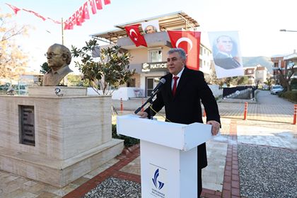 Mumcu Güzelbahçe'de Büstü Başında Anıldı