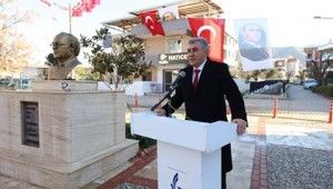 Mumcu Güzelbahçe'de Büstü Başında Anıldı