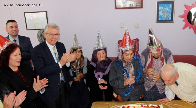 Mutahhar Şerif Başoğlu Huzurevi'nde yeni yıl kutlaması