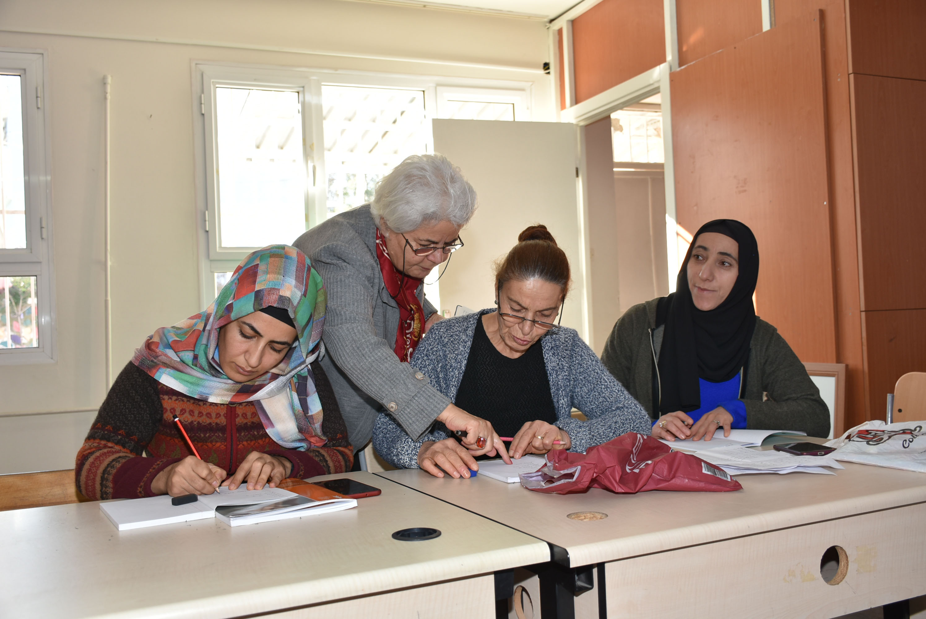 Narlıdere Belediyesi'nden Okuma Yazma Kursu