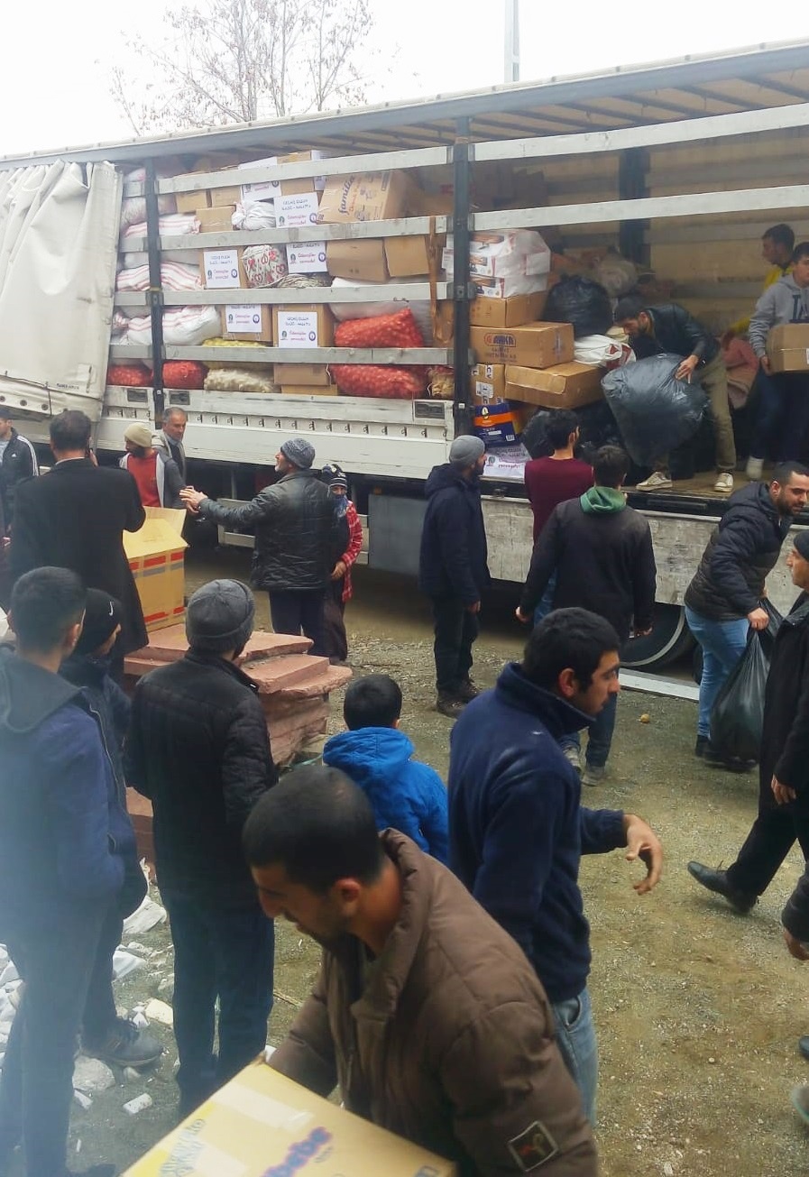 Ödemişlilerin yardımları Elazığ'a ulaştı
