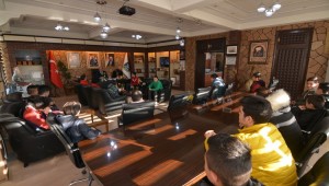 SANDIKLISPOR U14-U16 ŞAMPİYONLARINDAN BAŞKAN ÇÖL'E ZİYARET