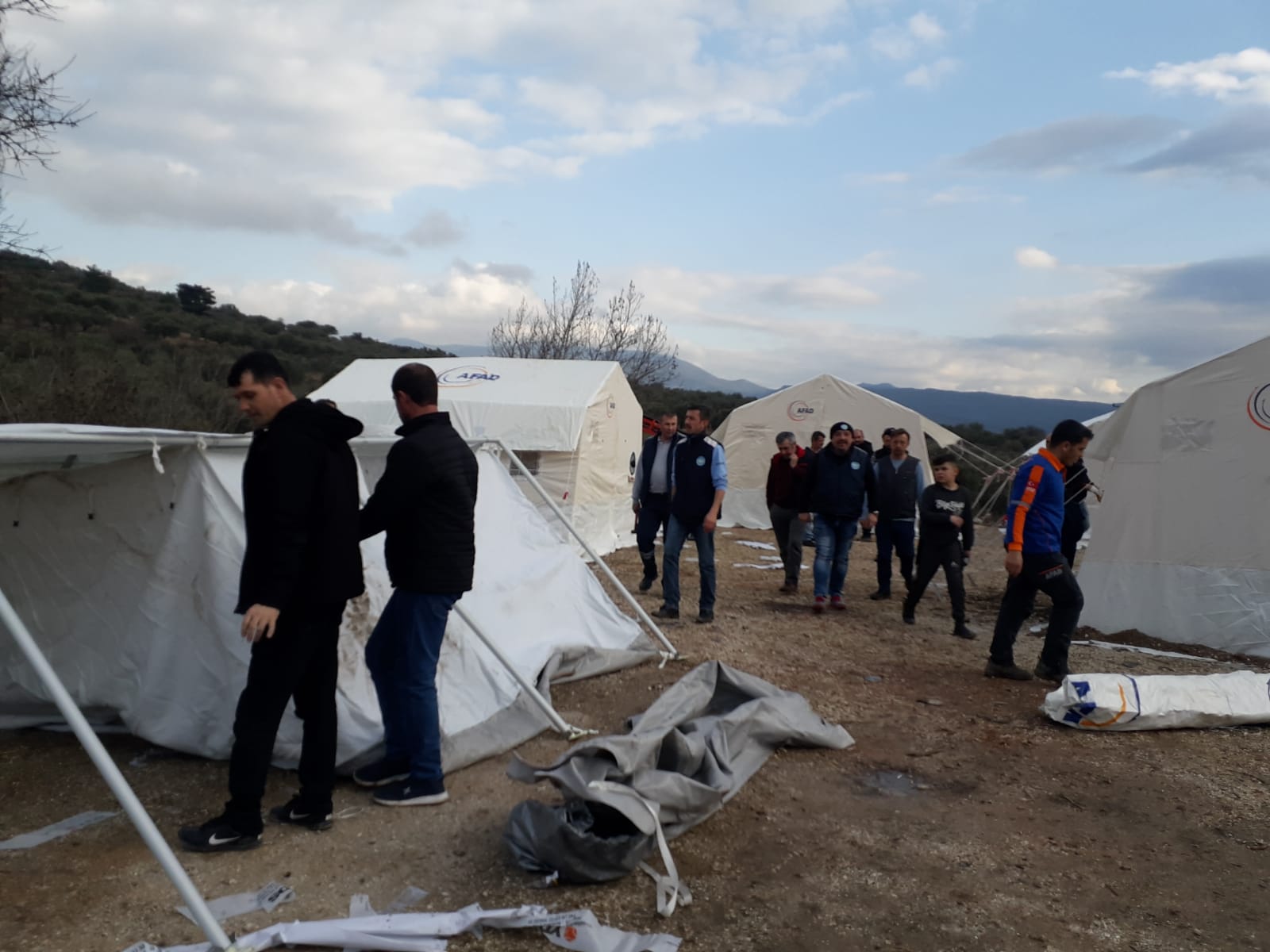 Selçikli'de Deprem Çadırları Kuruldu