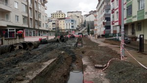 ŞİRİNEVLER'DE YAĞMUR SUYU HATLARI YENİLENİYOR