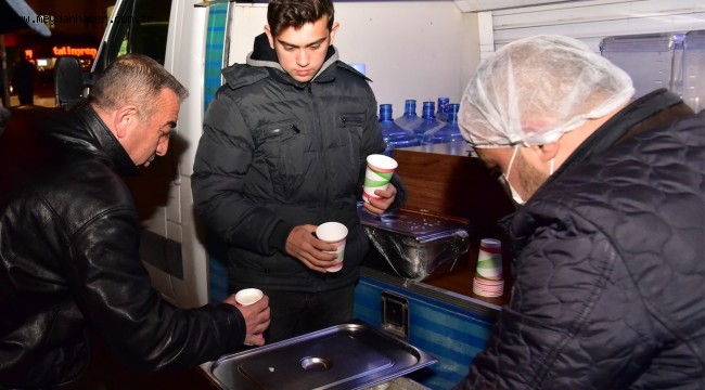  Soğuk havada sıcak çorbalar Bornova Belediyesi'nden