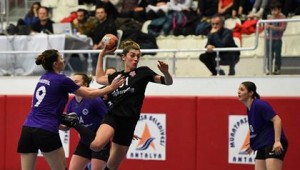 Tur kapısı aralandı