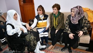 80 Yaşındaki Halise Teyzenin 20 Yıllık Hayalini Gerçekleştirdiler