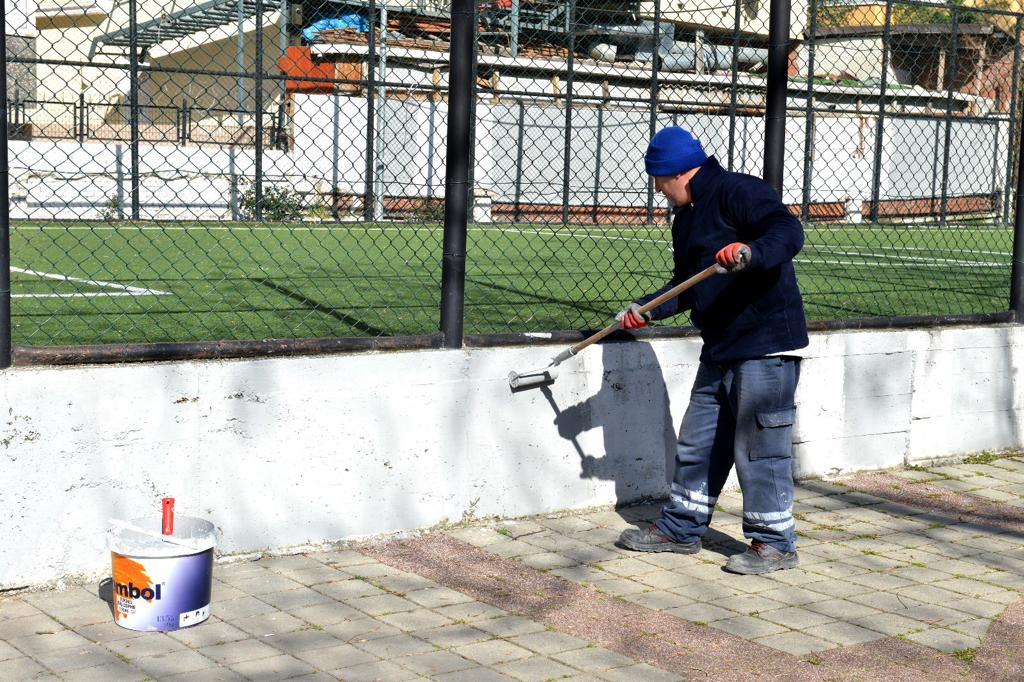 AVCILAR'DA ÇOCUK PARKLARI BAHARA HAZIRLANIYOR