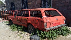 Ayvalık Belediyesi Hurda Araçları ve İzinsiz Reklam Tabelalarını Kaldırdı.