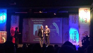 BAŞKAN ATAY, "SANAT DOSTU BELEDİYE BAŞKANI" ÖDÜLÜNÜ ALDI
