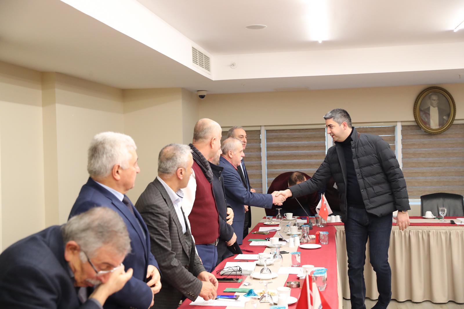 Başkan Gökhan Yüksel Kartal'ın Muhtarları ile Bir Araya Geldi