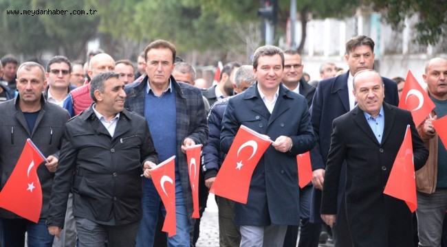 Bayrak yürüyüşüyle, Bergama'dan Yunan vekile tokat gibi cevap