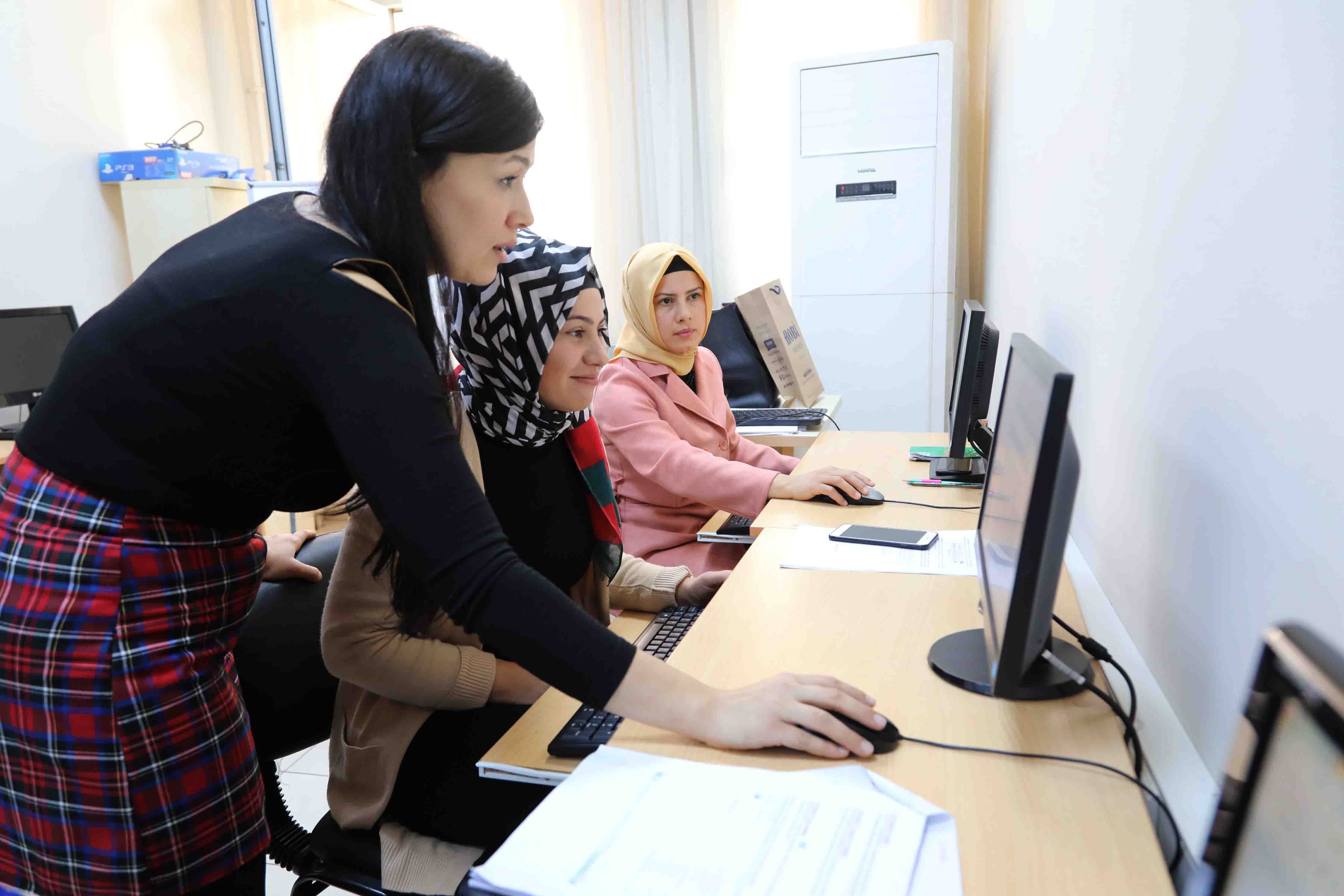 Bayraklı'da bilgisayar kursları büyük ilgi görüyor