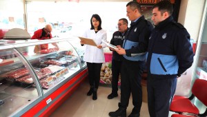 Bayraklı zabıtasından, gıda mühendisiyle hijyen denetimi