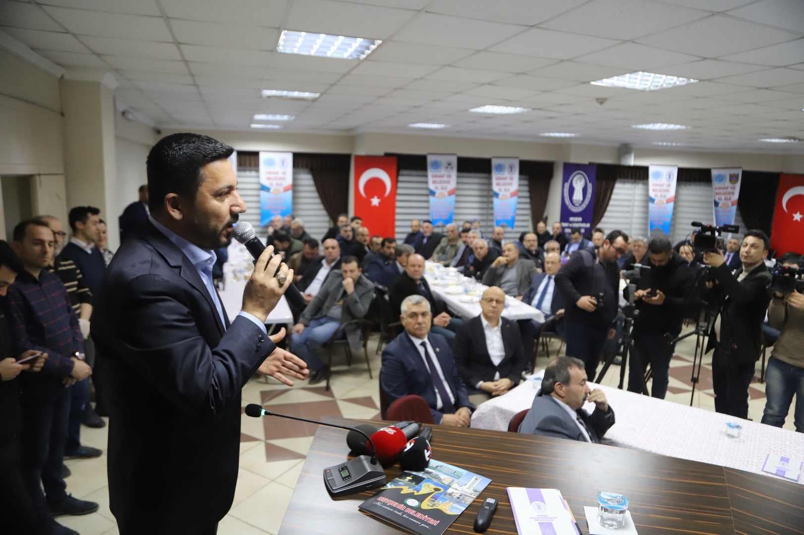 BELEDİYE BAŞKANI ARI'DAN 'ESNAF BİRİMİ' MÜJDESİ