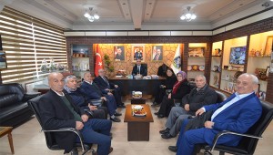 CHP İLÇE YÖNETİMİNDEN BAŞKAN ÇÖL'E ZİYARET