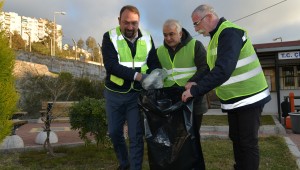 Çiğli'de Sokak Temizliği Devam Ediyor  