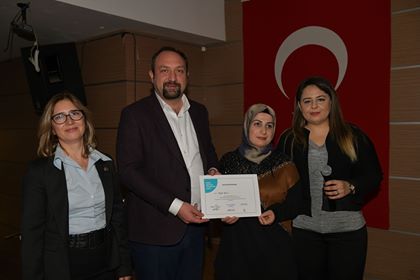 ÇİĞLİLİ KADINLAR SERTİFİKALARINI ALDI