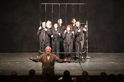 EFELER'DE AZİZ NESİN RÜZGÂRI