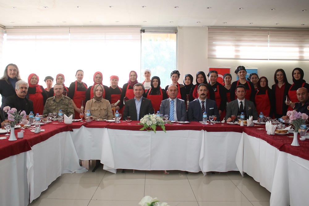 Ev hanımlığından aşçılığa