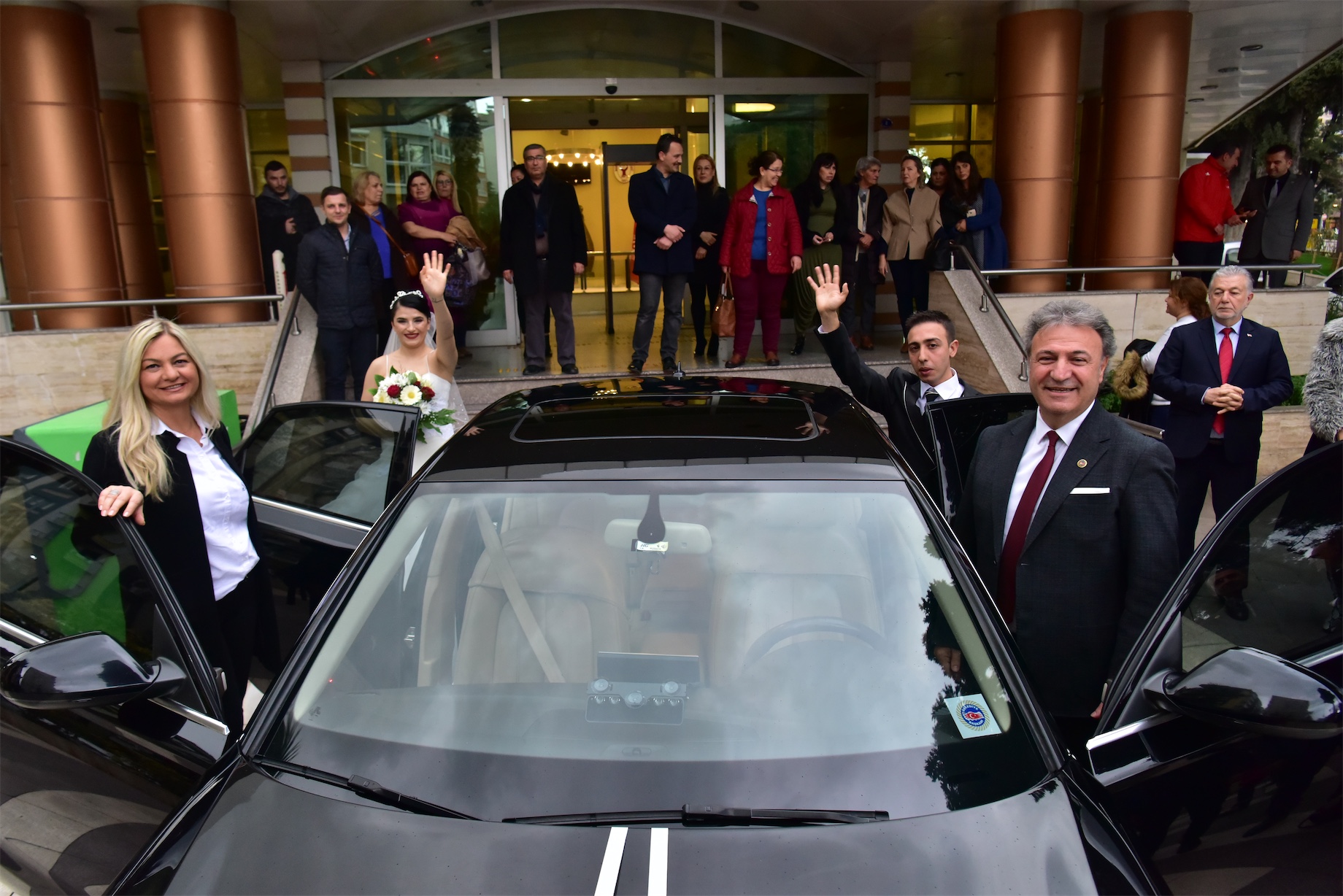  'Herşeyiniz bizden' projesi kapsamında evlenen çiftin nikahını Başkan İduğ kıydı