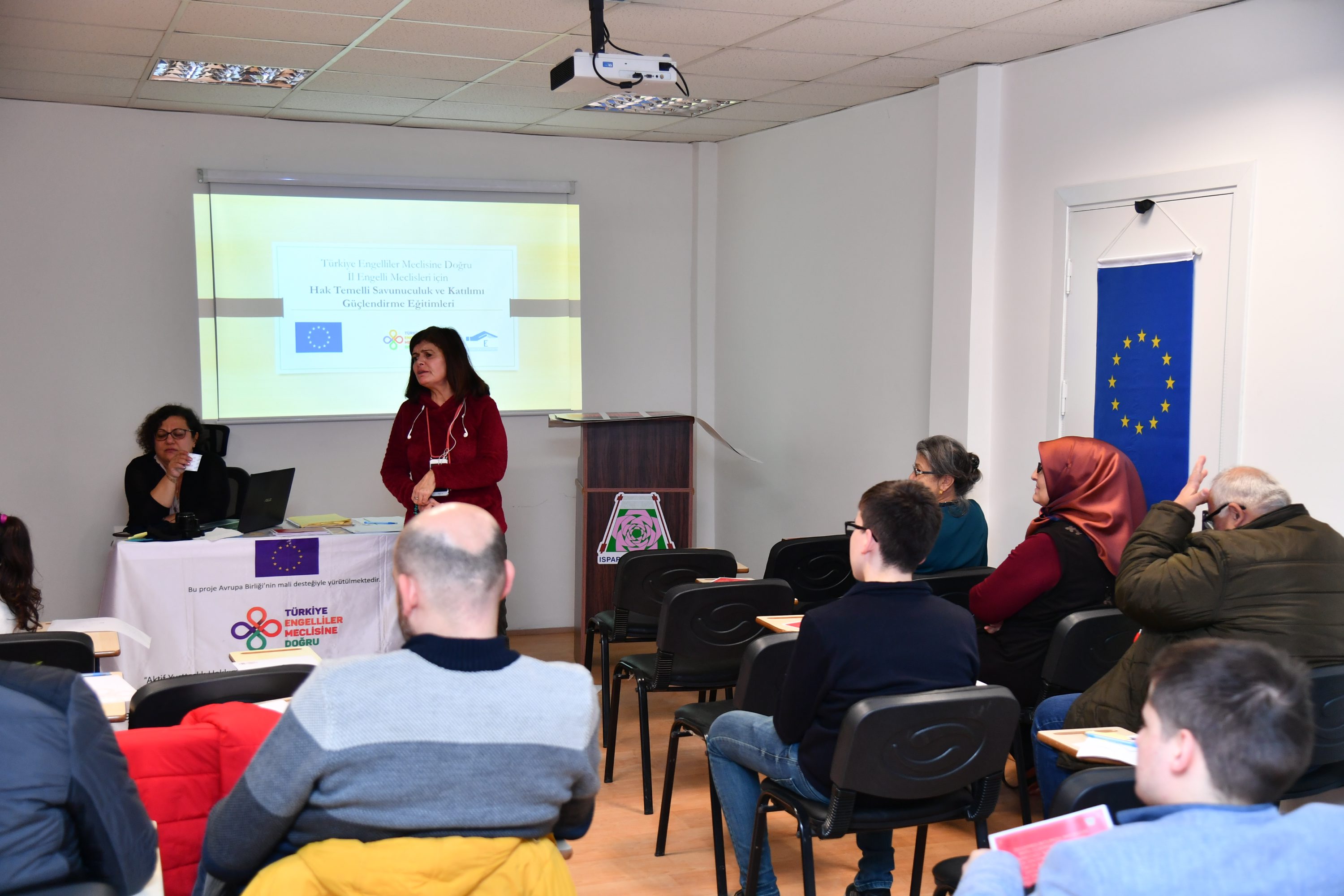 İçli: "Başkanımız çalışmalarını engellileri de içine alarak yapmış"