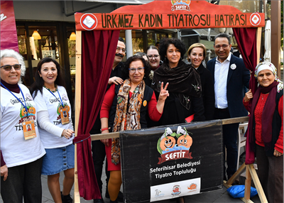"Kadınların Sahnedeki Sesi" İzmir Sanat'taydı