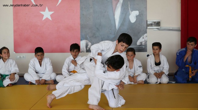 Karşıyaka'da geleceğin judocuları yetişiyor 