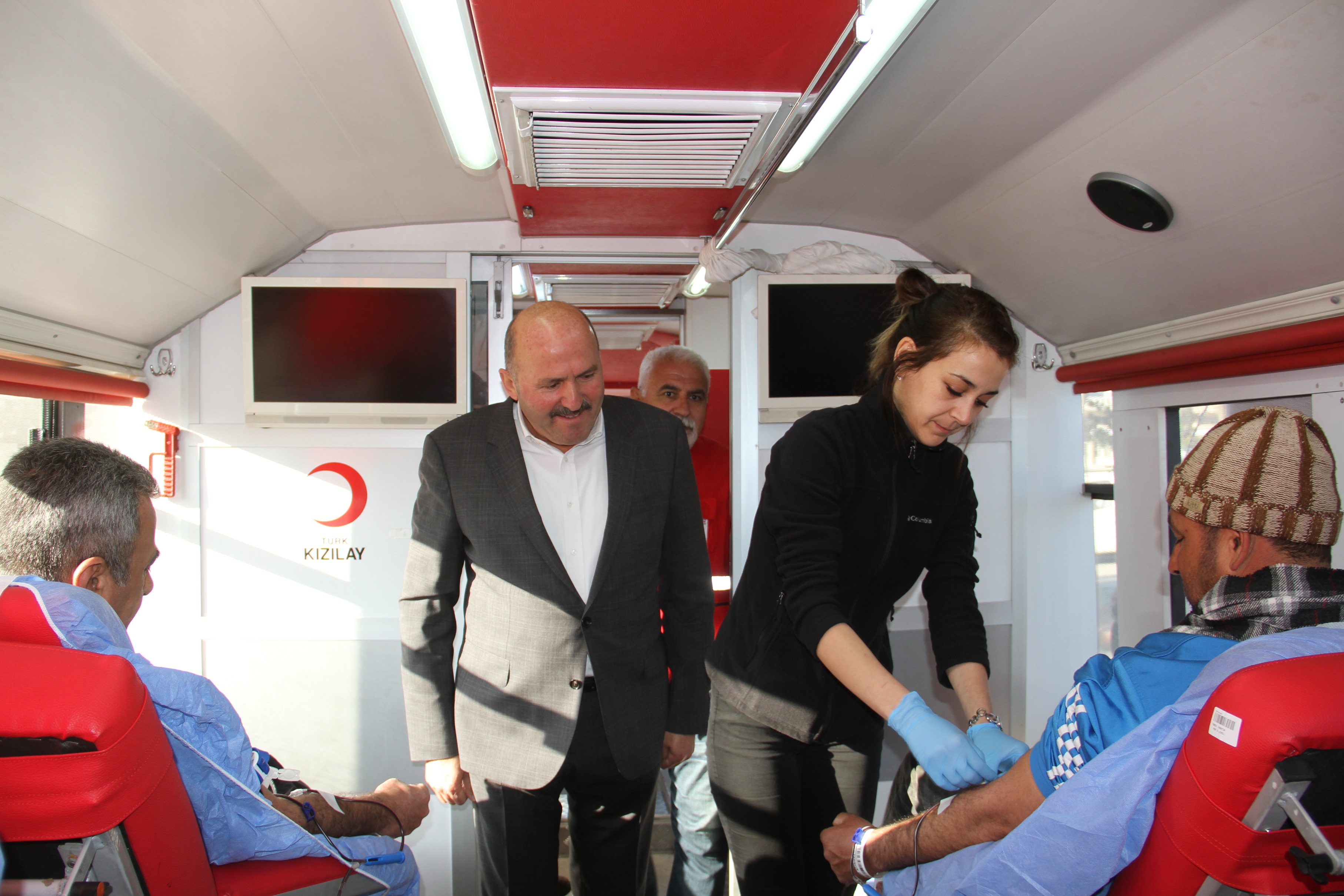 KUYUCAKLILAR MEHMET ÖĞRETMEN VE  TÜM HASTALAR İÇİN SEFERBER OLDU