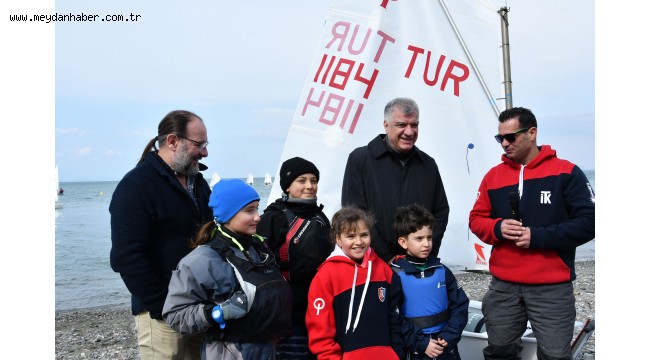 Narlıdere'nin kızlarına ücretsiz yelken eğitimi!