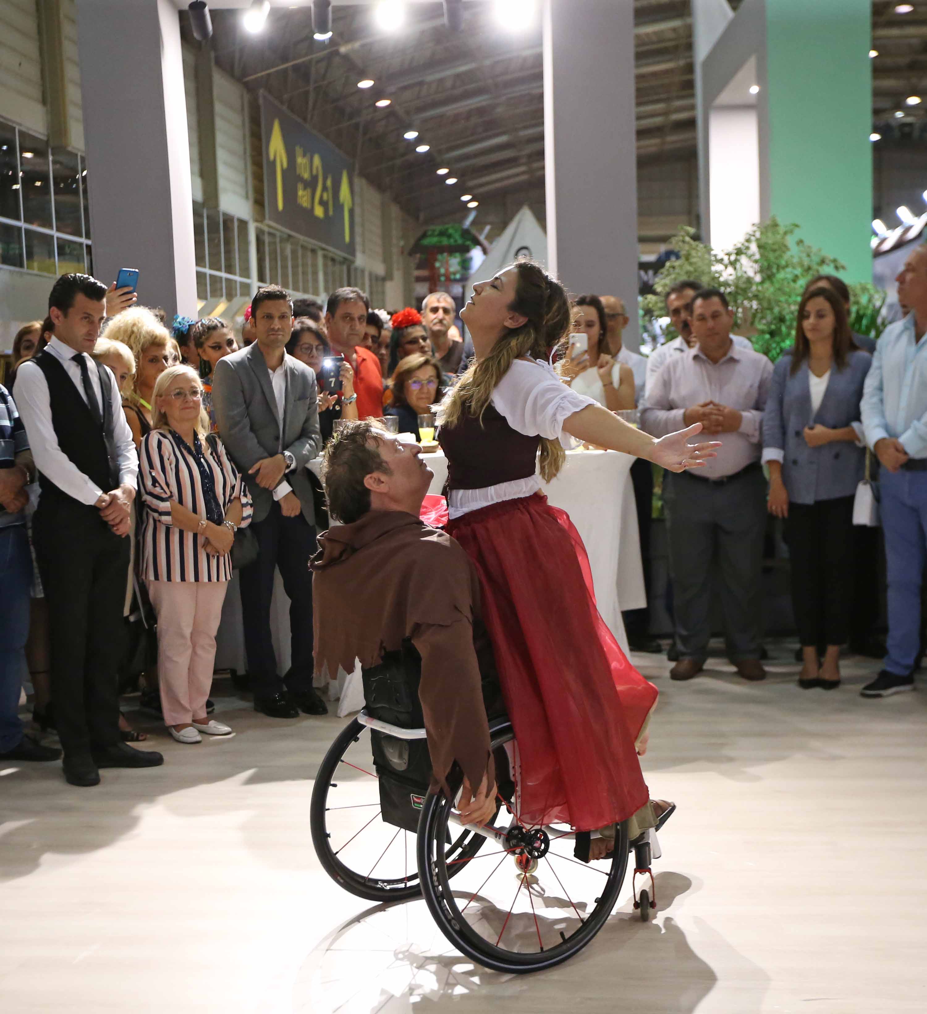 'Tekerlekli Sandalye Dans Kursu' başlıyor