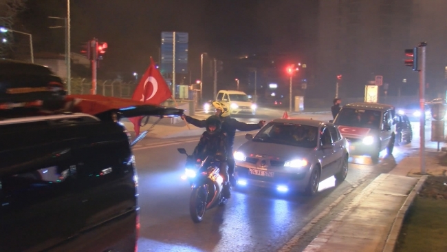 Türkiye Mehmetçik için tek yürek oldu