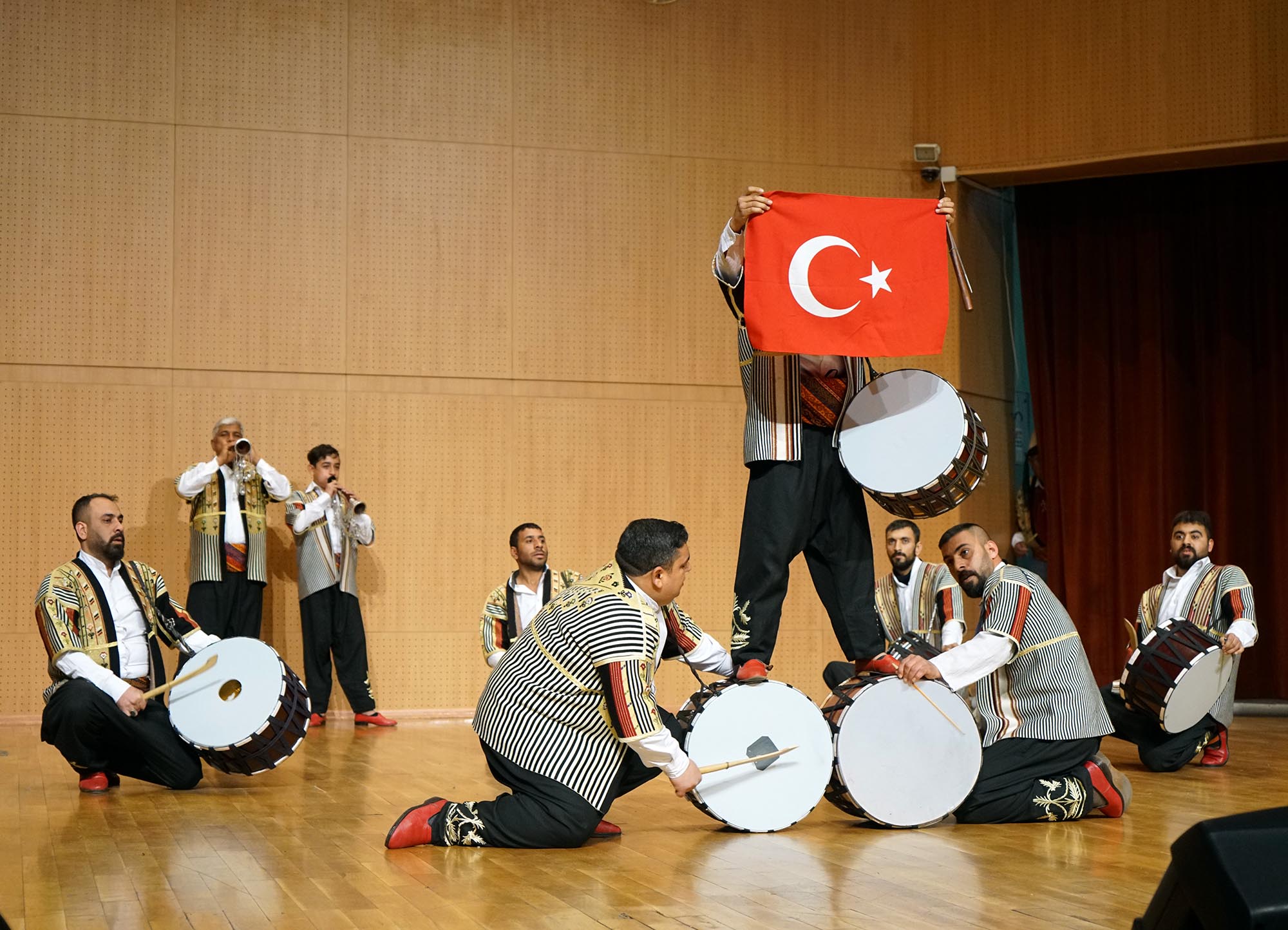 Türkü Gecesine Maraşlı Şairler Damga Vurdu