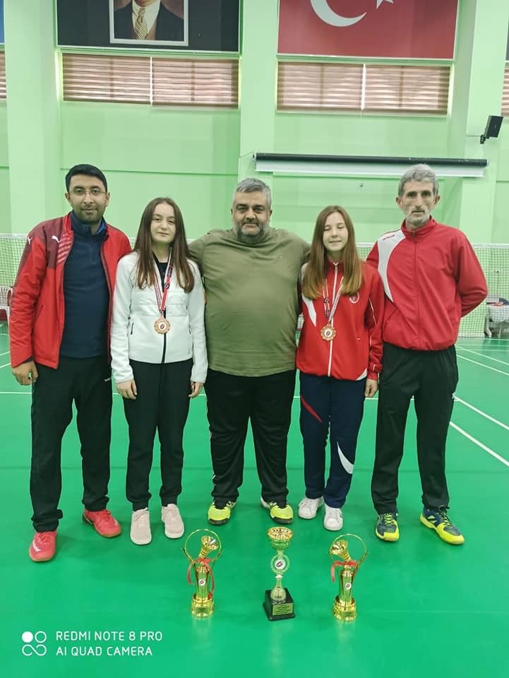 Badmintonda Türkiye'yi Bergama temsil edecek