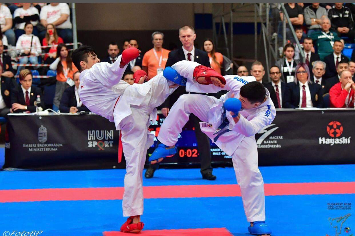Bağcılarlı karateci Macaristan'dan altın madalyayla döndü
