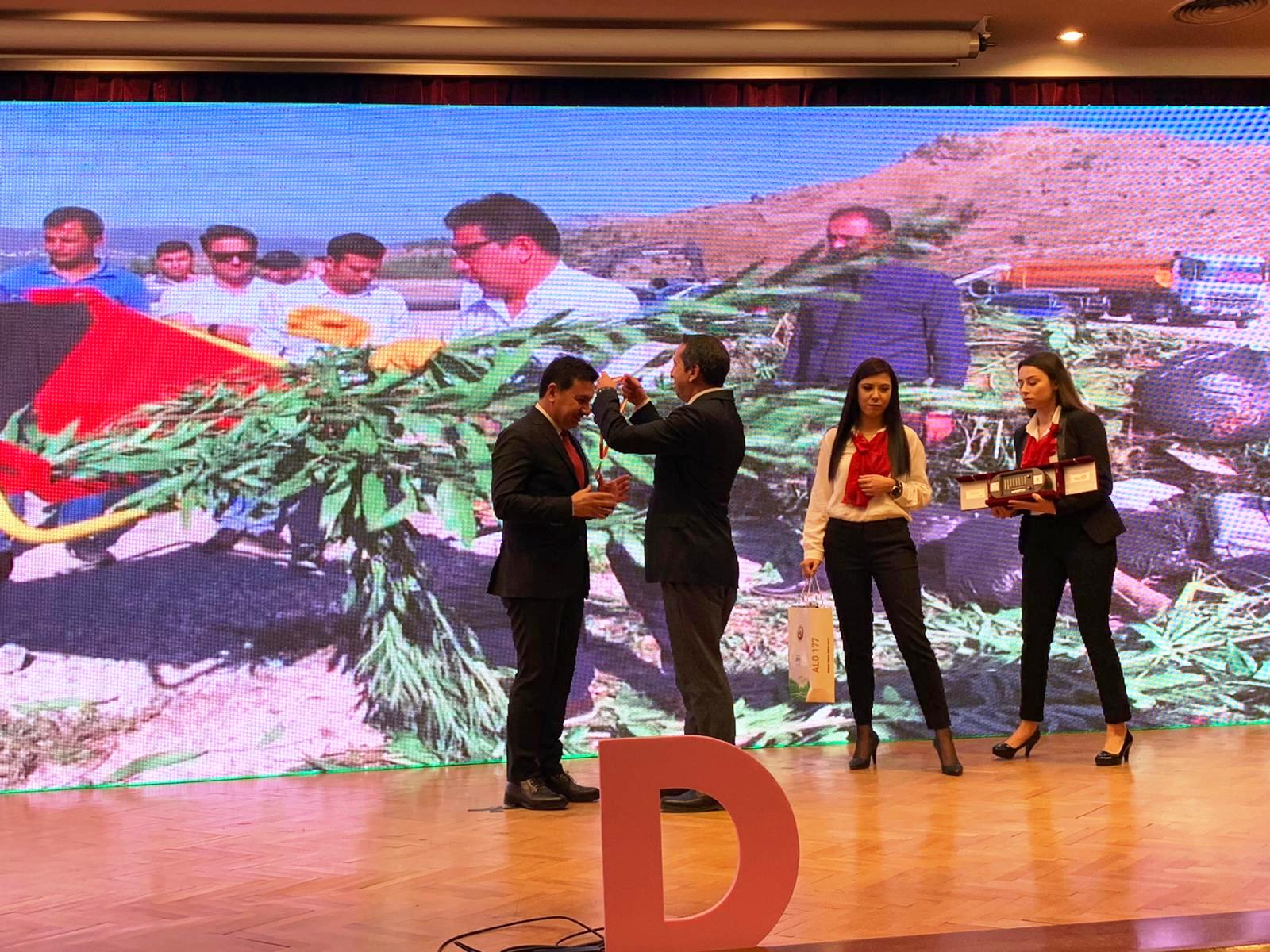 BAŞKAN ARAS, TÜRKİYE'NİN POZİTİF BELEDİYE BAŞKANI SEÇİLDİ