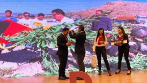 BAŞKAN ARAS, TÜRKİYE'NİN POZİTİF BELEDİYE BAŞKANI SEÇİLDİ