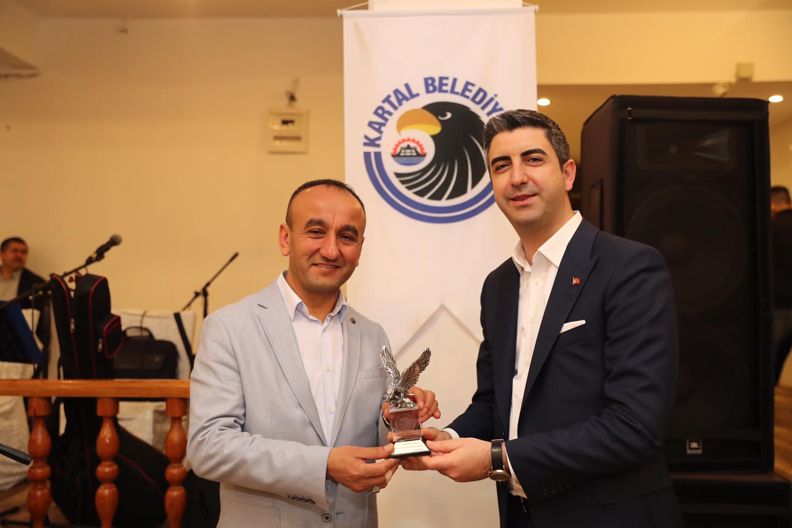 BAŞKAN GÖKHAN YÜKSEL, TAKSİCİ ESNAFIYLA BİR ARAYA GELDİ "Sizin Gelişiminizi Artıracak Her Adımda Varız"