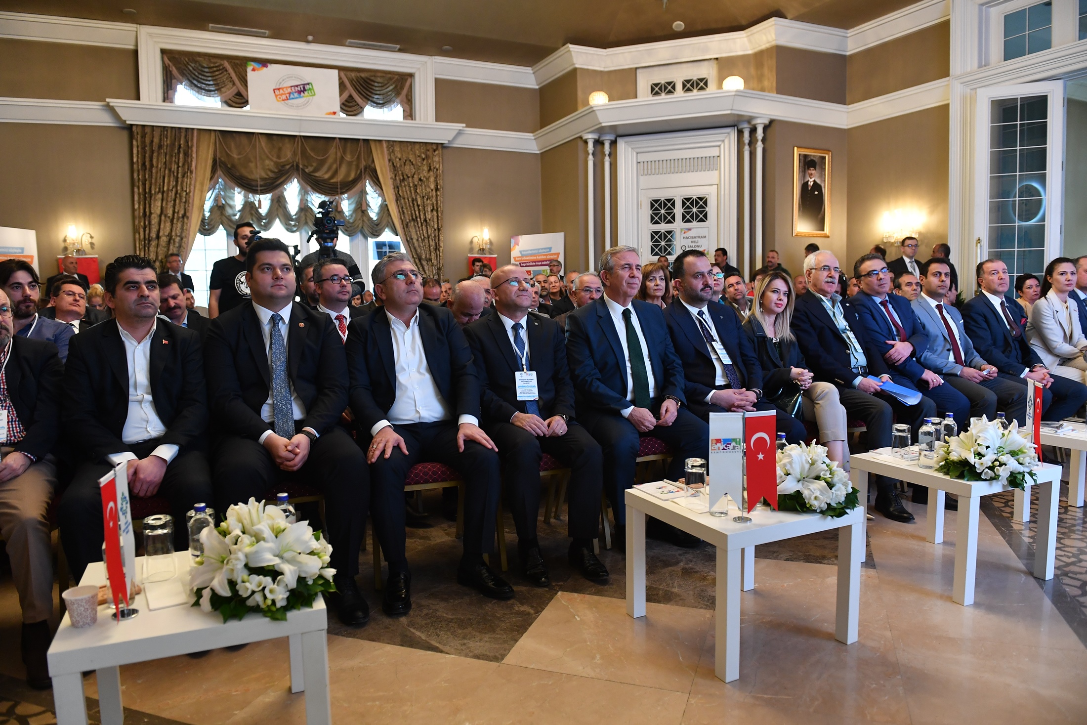 BAŞKAN YAVAŞ, KENT KONSEYLERİ ÇALIŞTAYI'NIN AÇILIŞINDA KONUŞTU