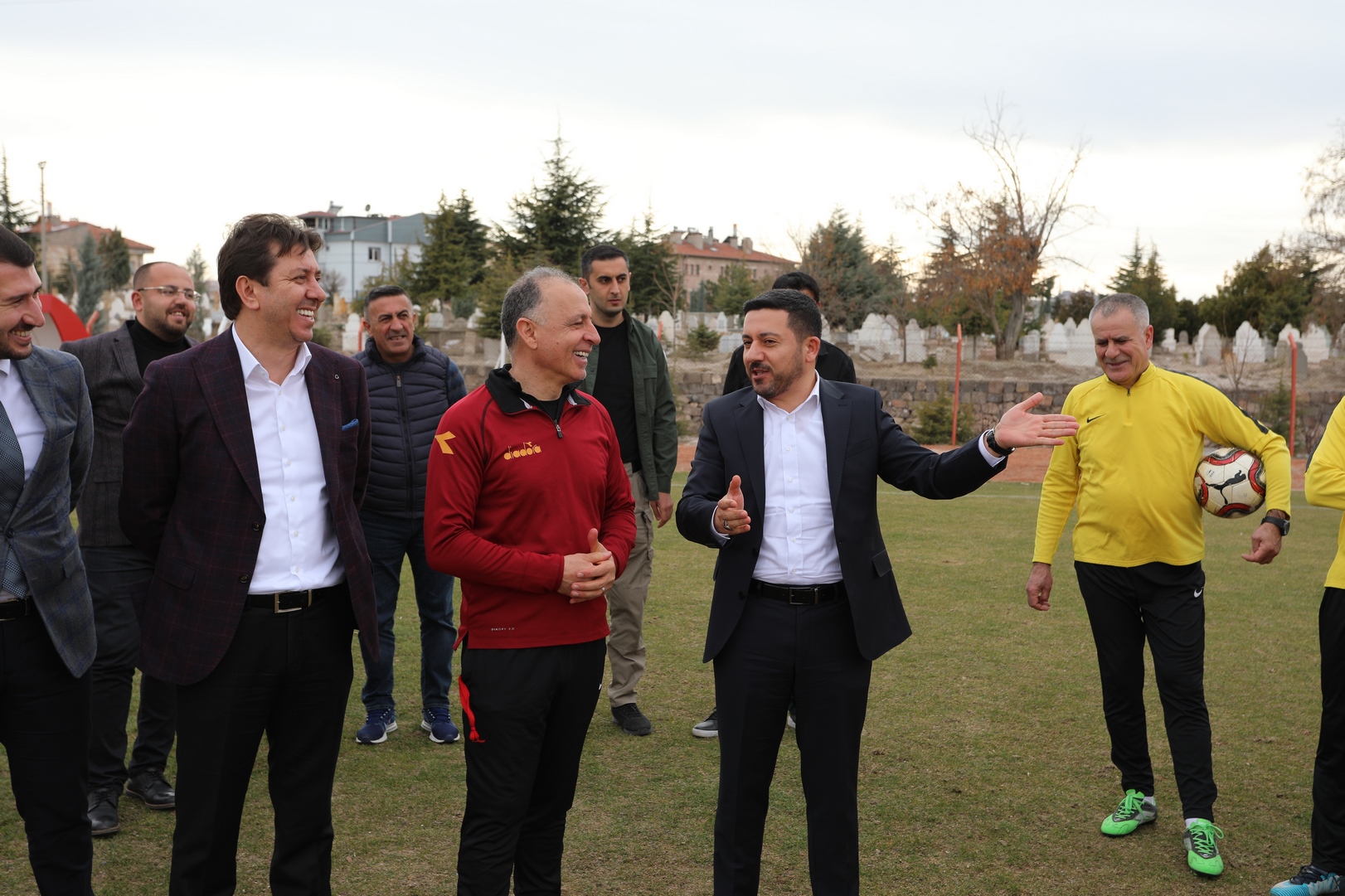 BELEDİYE BAŞKANI RASİM ARI, NEVŞEHİR BELEDİYE SPOR ANTRENMANINDA
