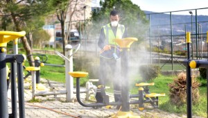 Bornova'nın dört bir yanında 7-24 temizlik ve ilaçlama