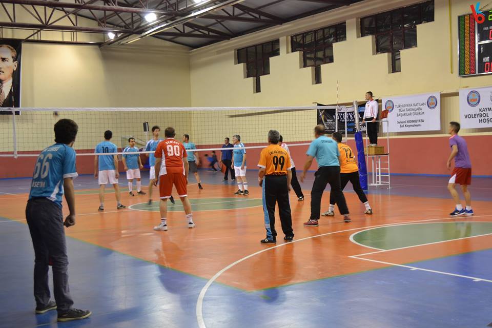 ÇAL'DA VOLEYBOL HEYECANI BAŞLIYOR