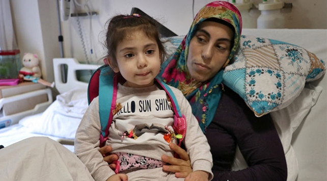 Depremin mucize anne ve kızı günler sonra kavuştu