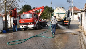 FOÇA BELEDİYESİ, TEMİZLİK ve DEZENFEKTE ÇALIŞMALARINA DEVAM EDİYOR