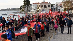 FOÇA, İDLİB ŞEHİTLERİMİZ İÇİN YÜRÜDÜ